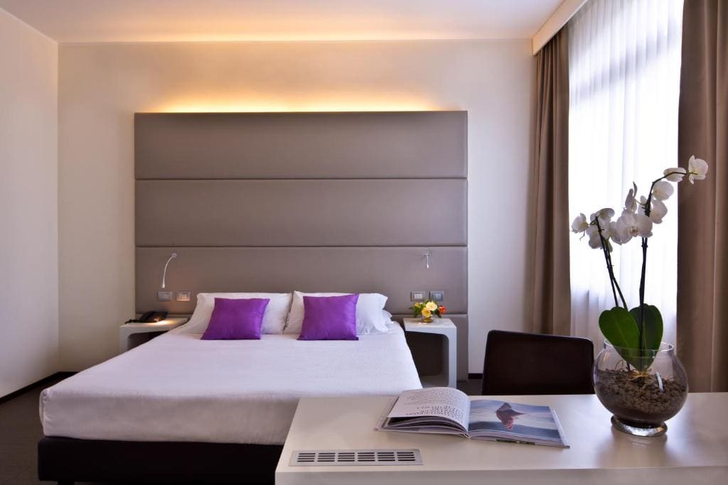 Classic Twin Room - Disability Access room - Image 1