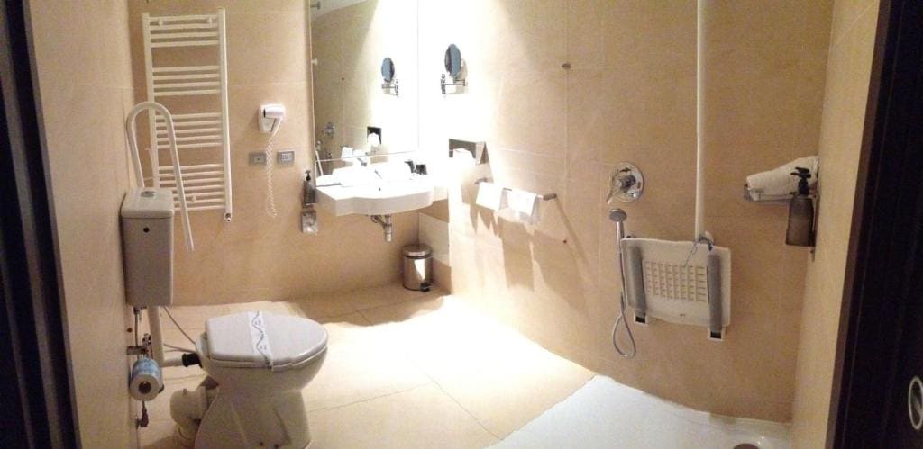 Two Connecting Double Rooms room - Image 2