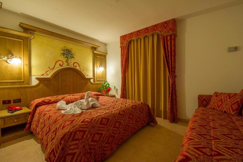 Standard Double Room with Sofa Bed room - Image 1