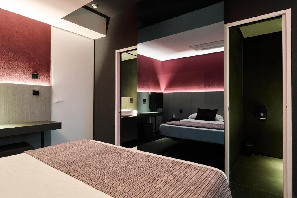King Room with Balcony room - Image 2