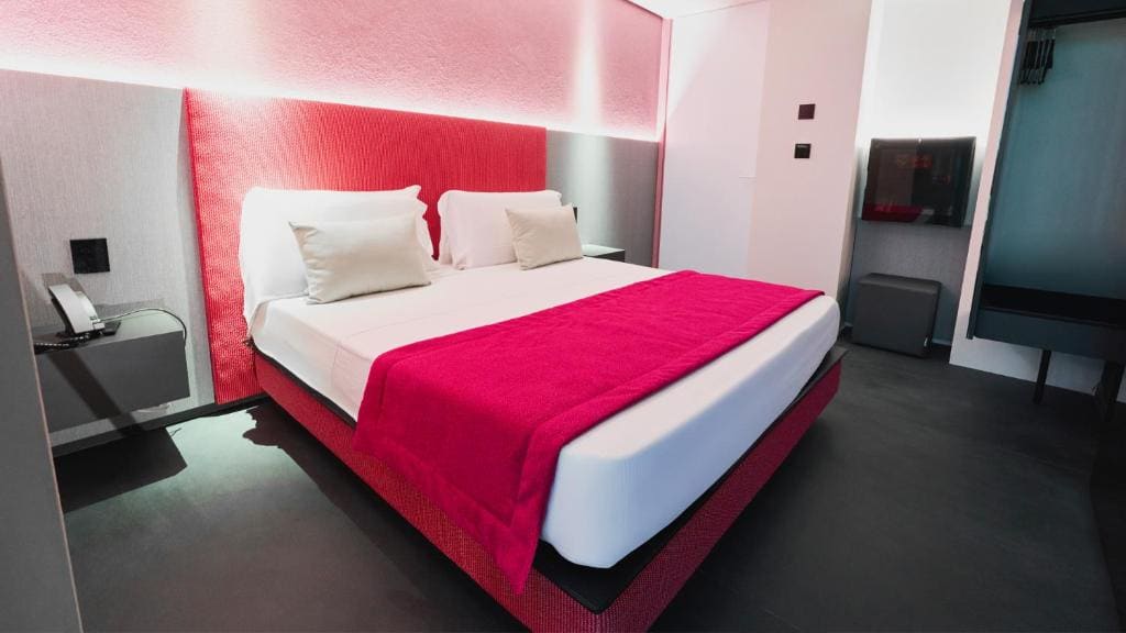 Suite with Hot Tub room - Image 1