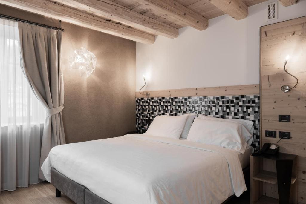 Deluxe Suite room - Image 2