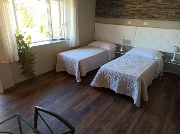 Twin Room room - Image 2