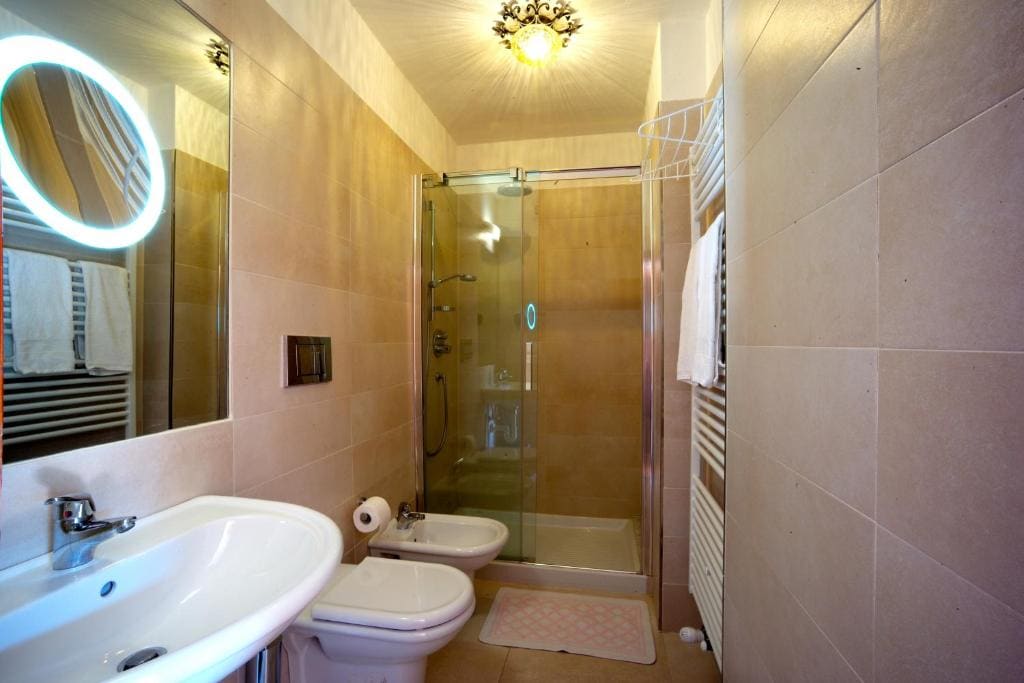 Double Room with Mountain View room - Image 3