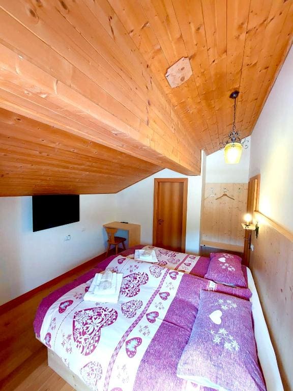 King Room with Mountain View room - Image 1