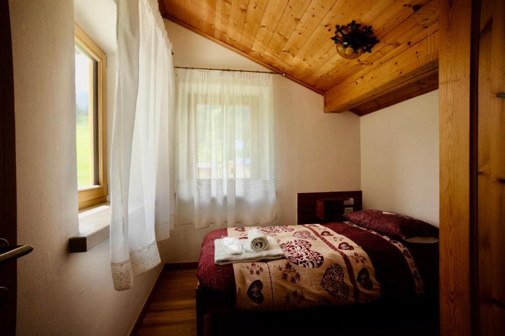Standard Triple Room room - Image 2