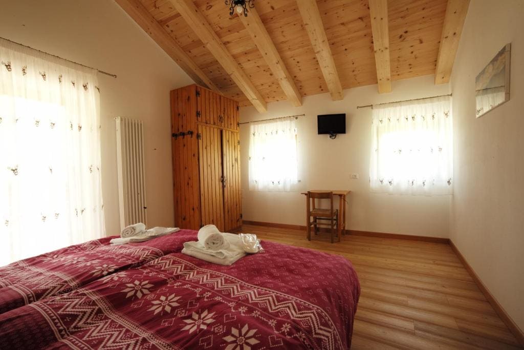 Superior King Room room - Image 1