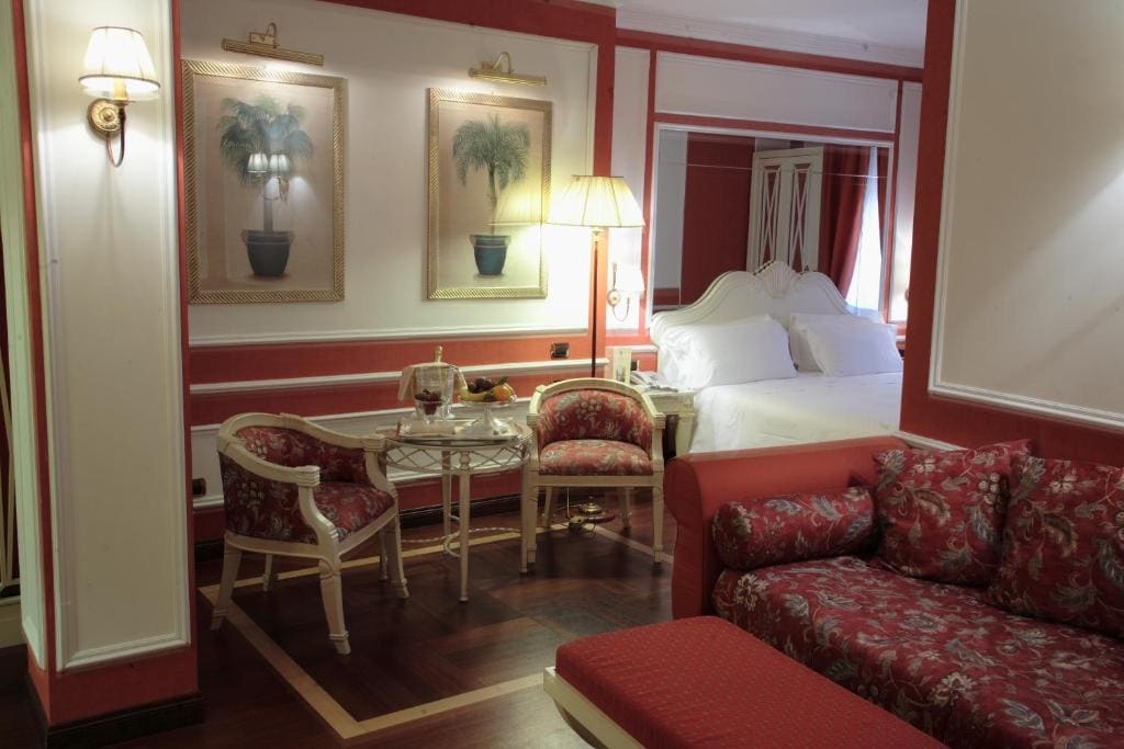 Junior Suite with jacuzzi room - Image 3