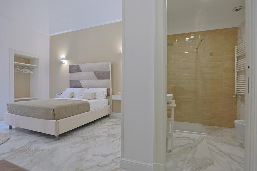 Executive Suite room - Image 3