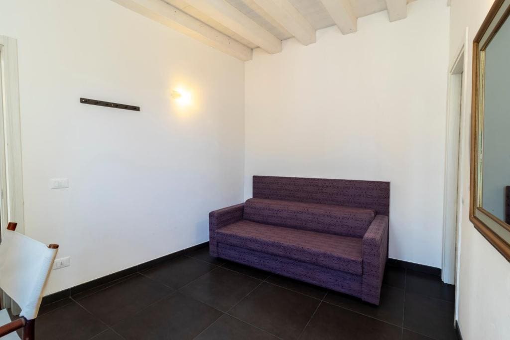 Queen Suite with Spa Bath room - Image 1