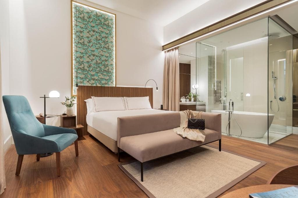 Junior Suite with Spa Access room - Image 3