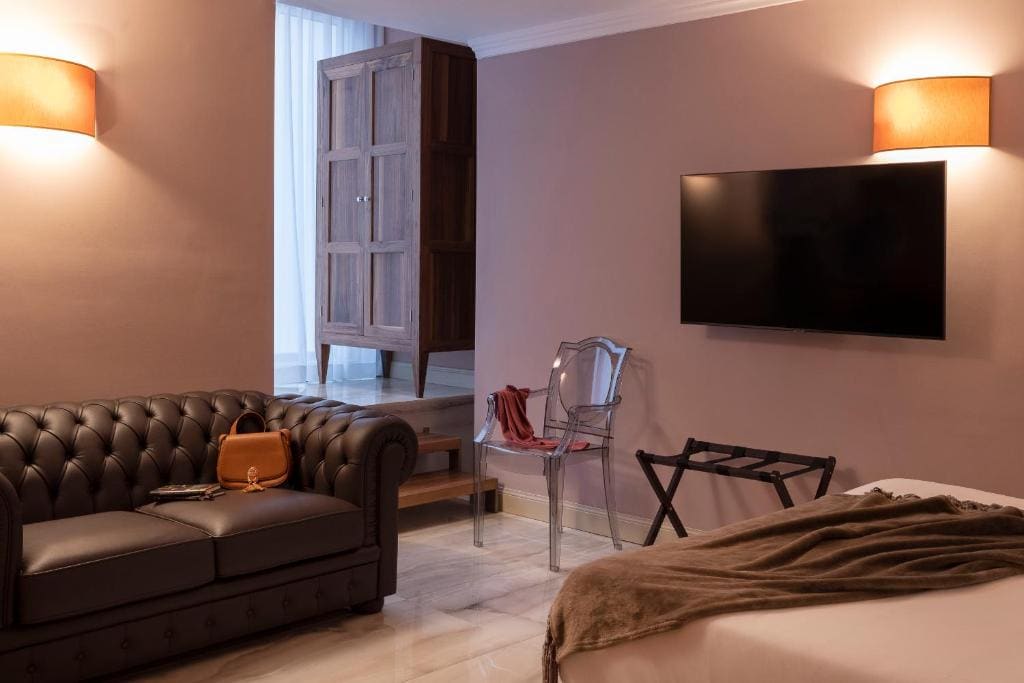 Suite with Spa Bath and Spa Access room - Image 3
