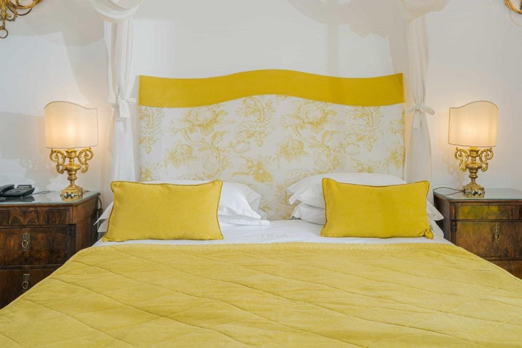 Deluxe Double Room with Sea View room - Image 3