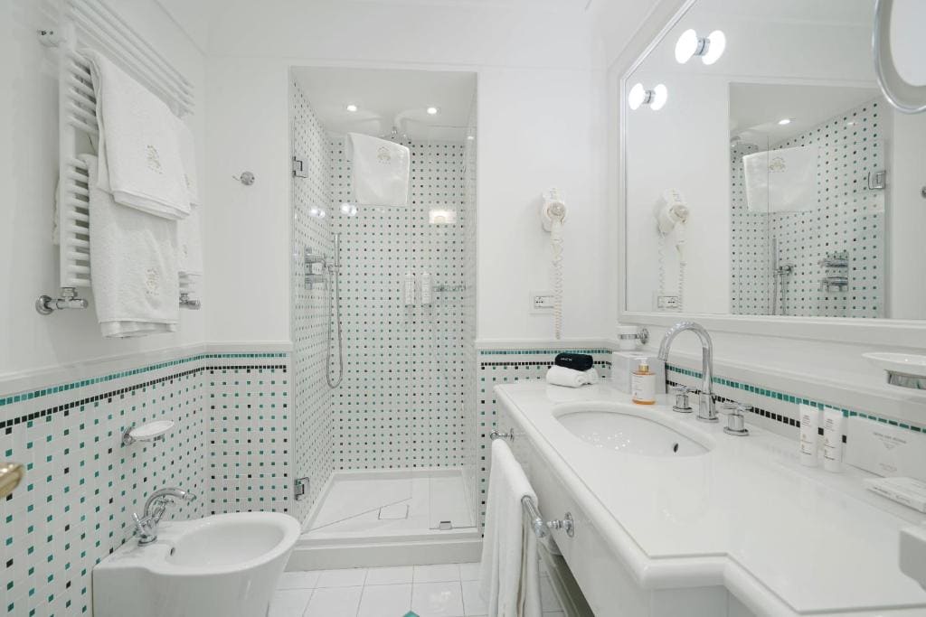 Superior King Room room - Image 1