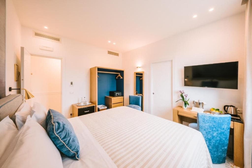 Classic Double Room with Partial Sea View - Depandance room - Image 1