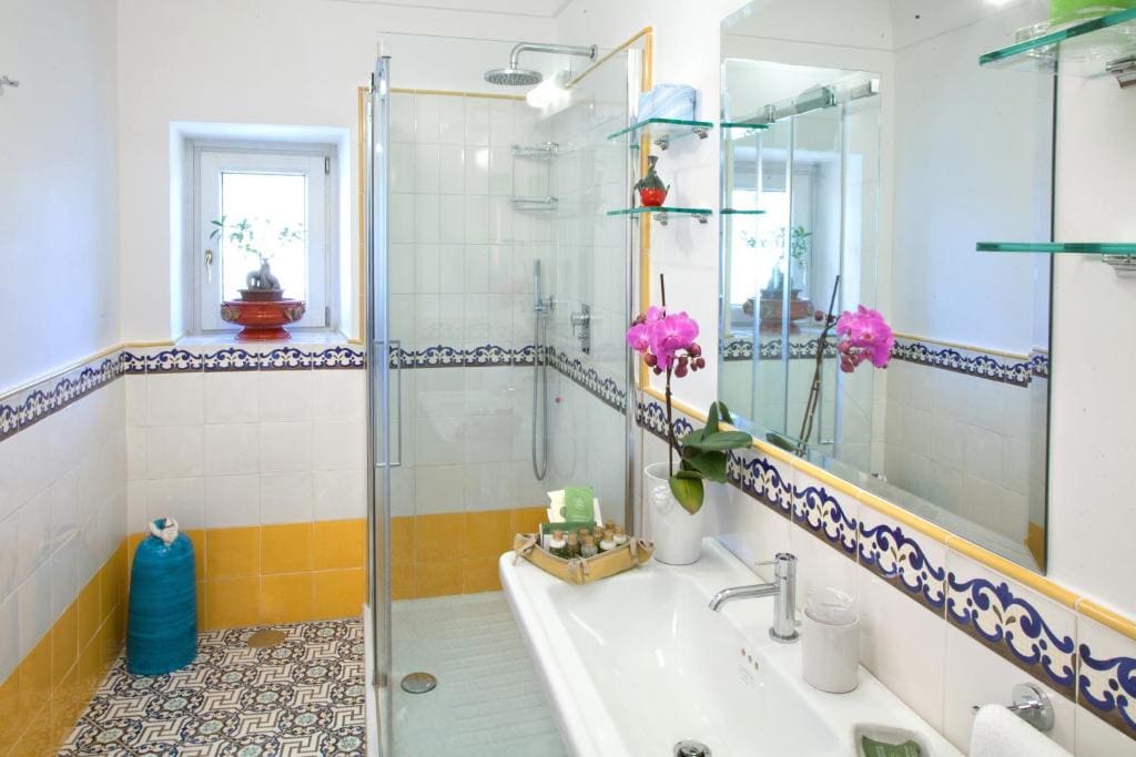 Prestige Suite with Terrace and Sea View room - Image 2