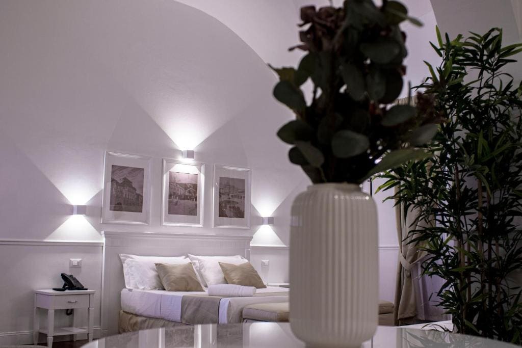 Superior Triple Room room - Image 2
