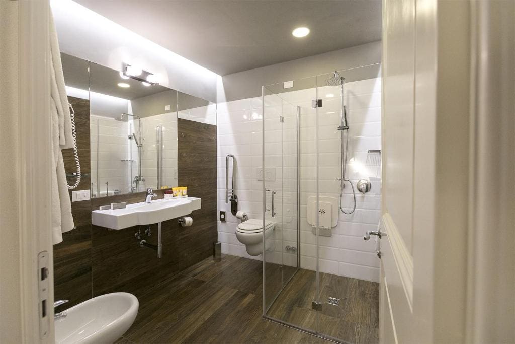 Deluxe Junior Suite with One-time SPA access room - Image 3