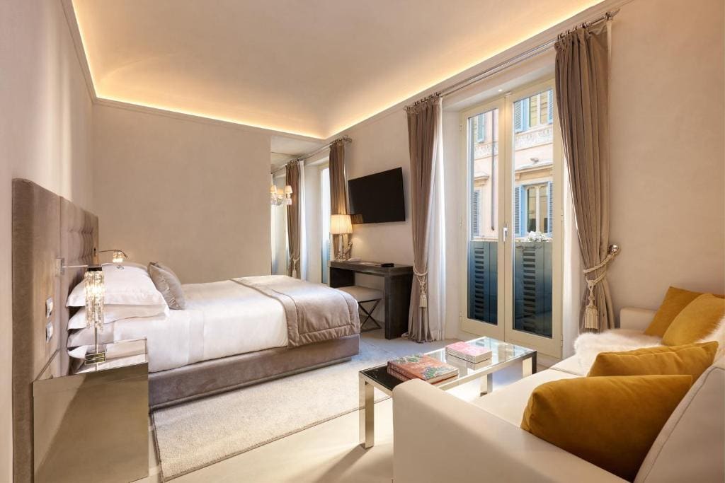 Deluxe King Room room - Image 1