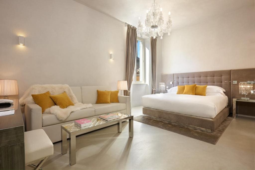 Deluxe King Room room - Image 3