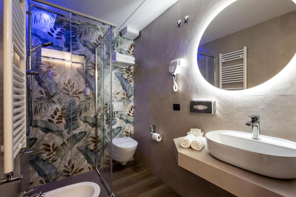 Deluxe Double Room with Sea View room - Image 1