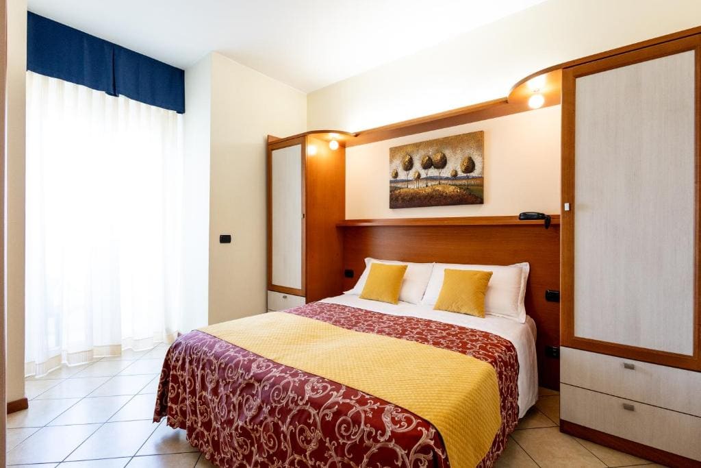 Double or Twin Room with Side Sea View room - Image 3