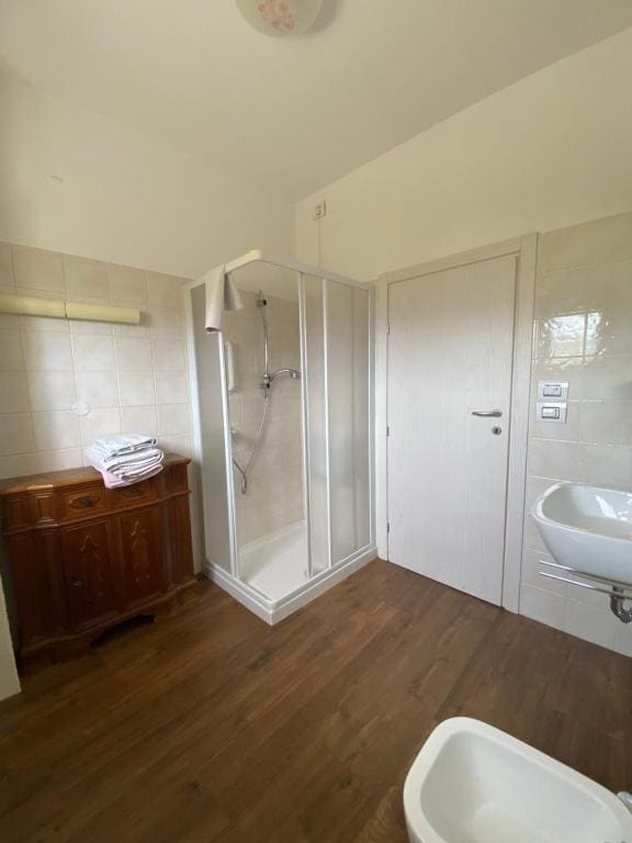 Double Room with Private External Bathroom room - Image 3