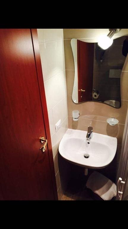 Comfort Triple Room with Shower room - Image 1