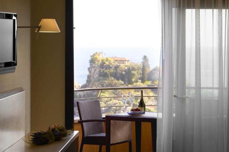 Double Room with Balcony room - Image 1
