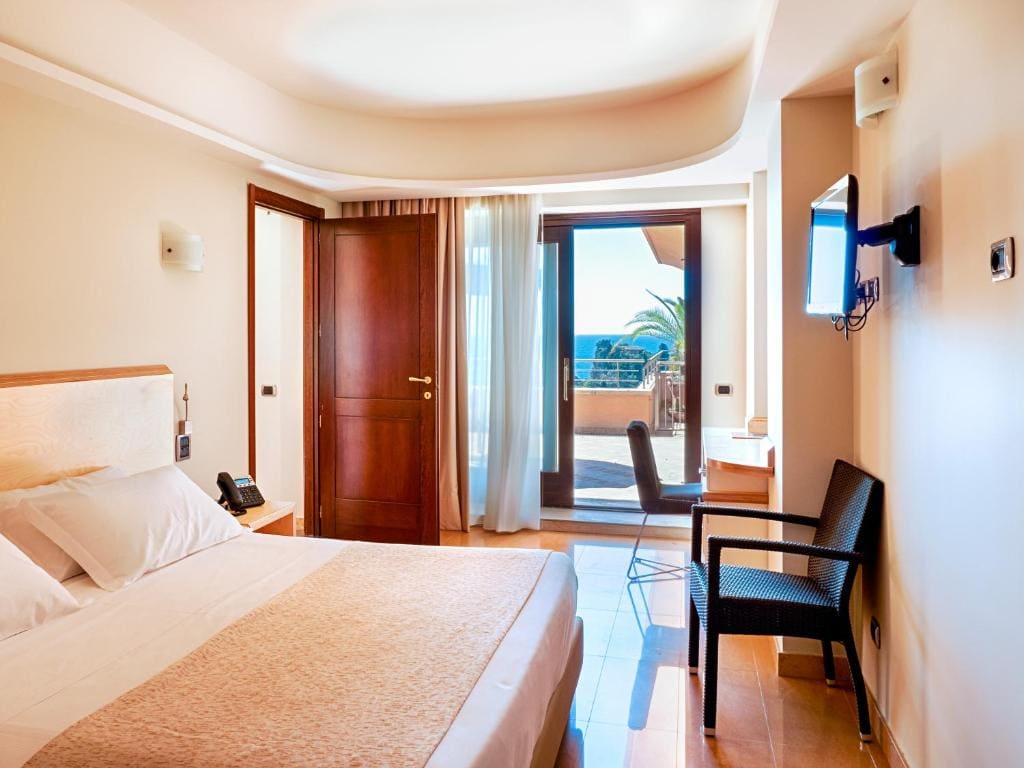 Family Room with Sea View room - Image 1