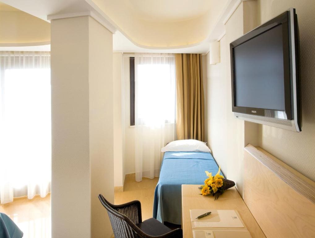 Triple Room with Sea View room - Image 3