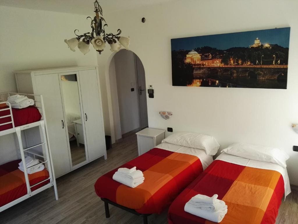 Quadruple Room room - Image 1