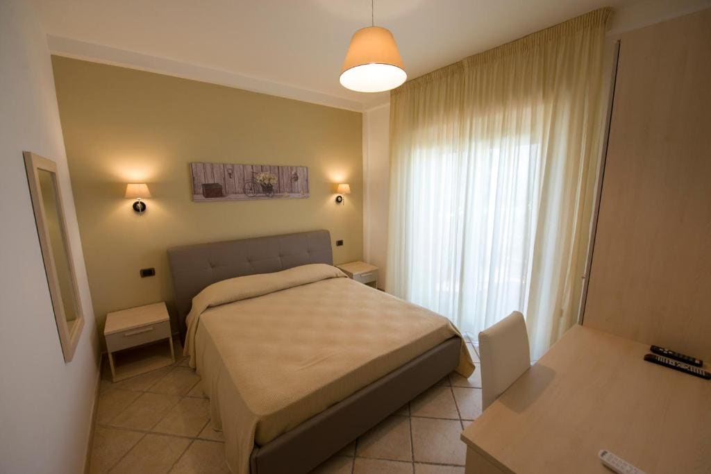 Double Room with Terrace room - Image 2