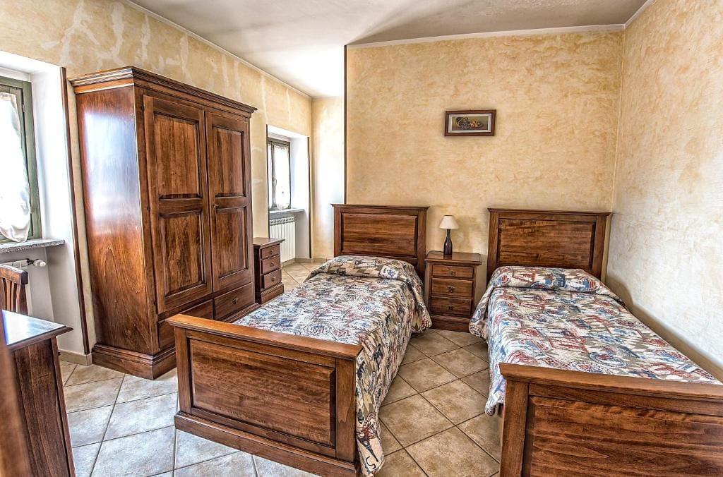 Triple Room with Mountain View room - Image 2