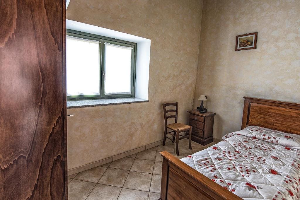Quadruple Room with Mountain View room - Image 3