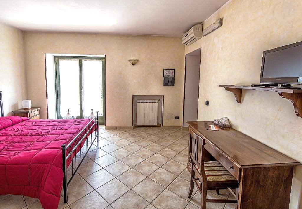 Triple Room with Mountain View room - Image 3