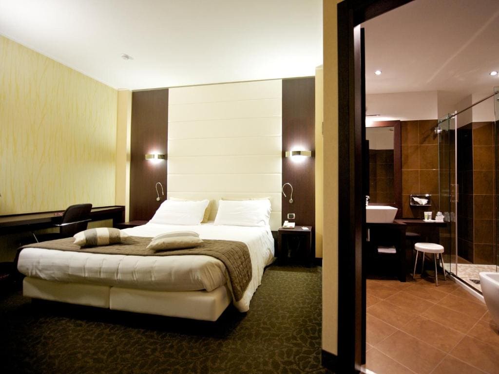 Standard Twin Room room - Image 1