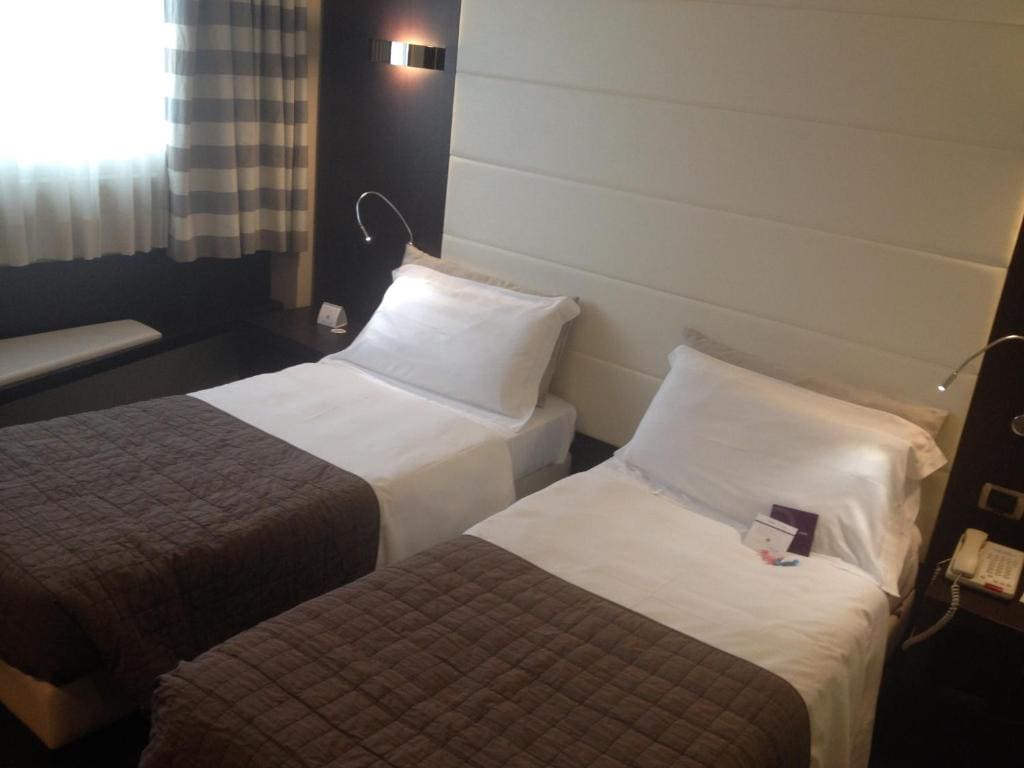Superior Twin Room room - Image 2