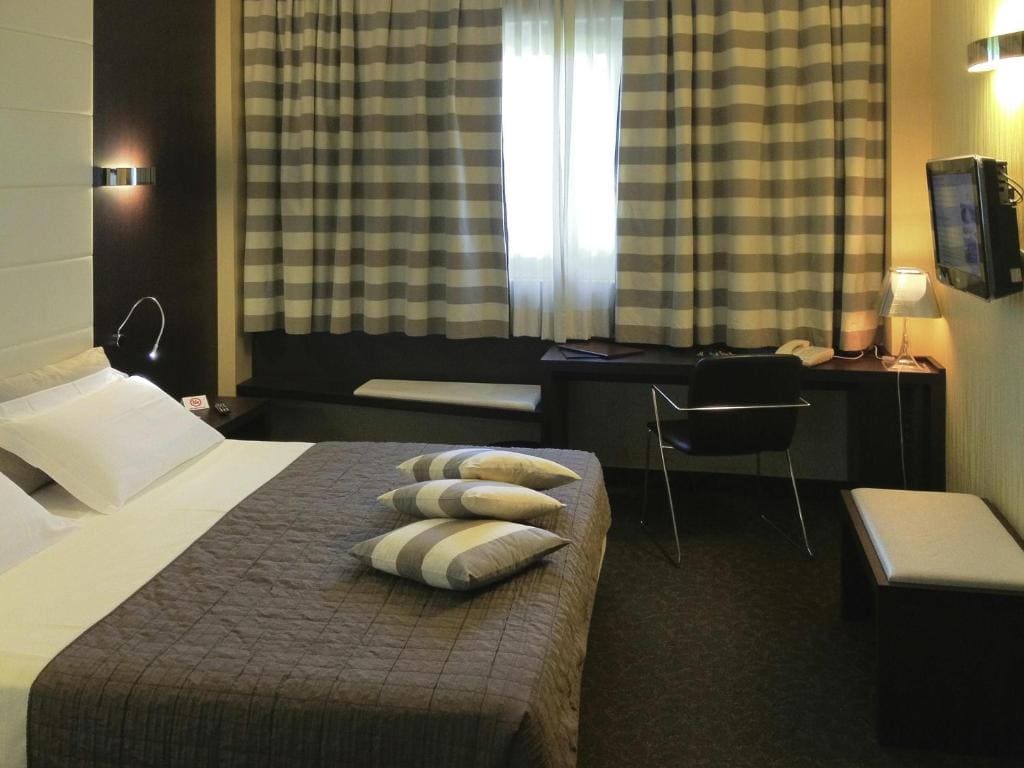 Superior Double Room room - Image 2