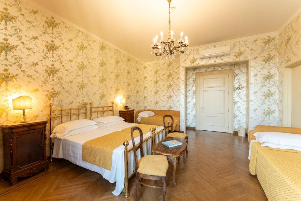 Quadruple Room room - Image 1