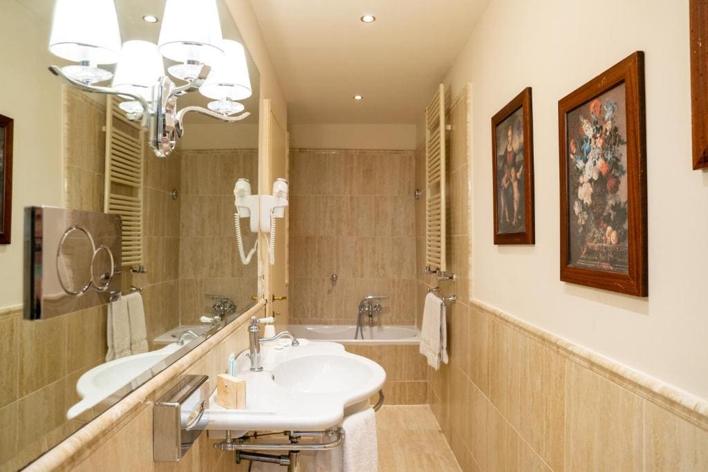 Quadruple Room room - Image 3