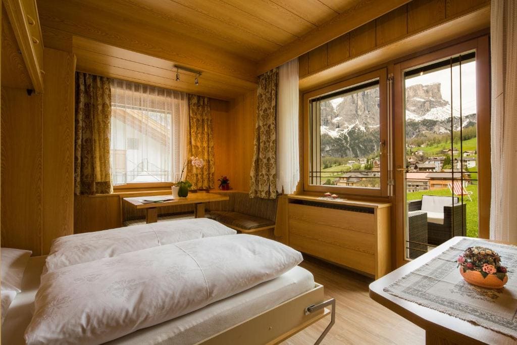 Two Connecting Double Rooms room - Image 1