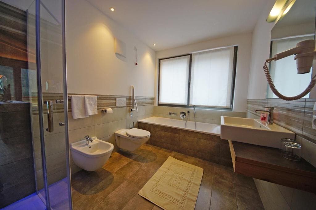 Suite with Mountain View room - Image 1