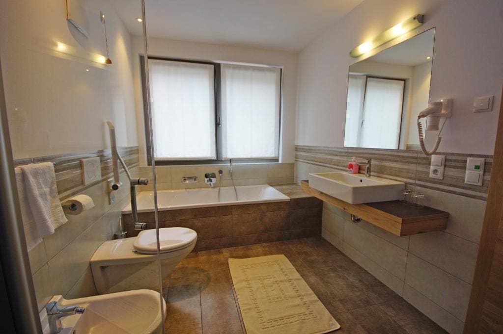 Suite with Mountain View room - Image 2