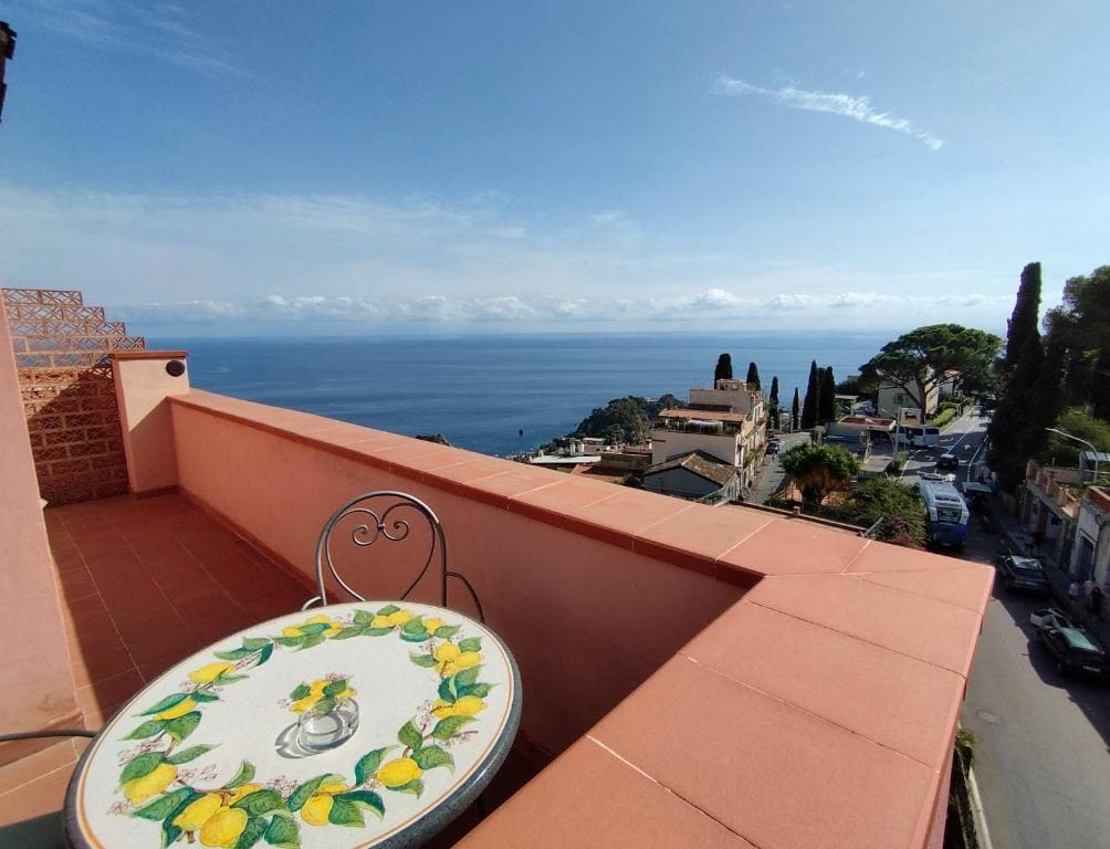 Double Room with Terrace room - Image 2