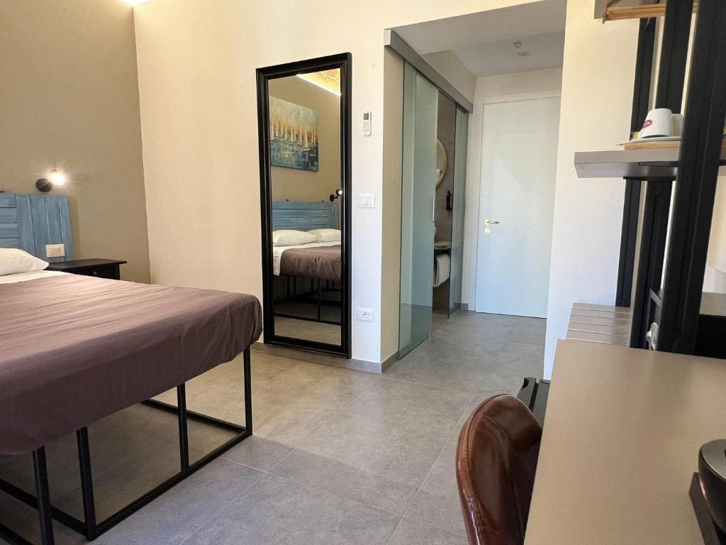 Comfort Triple Room with Shower room - Image 2