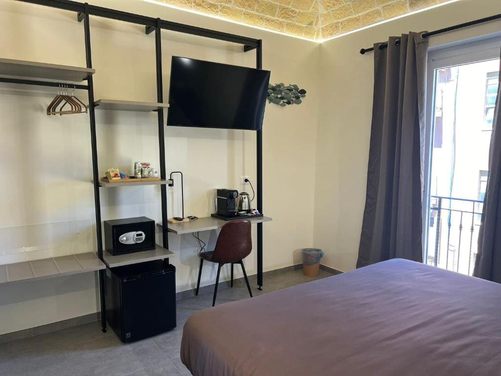 Comfort Triple Room with Shower room - Image 3