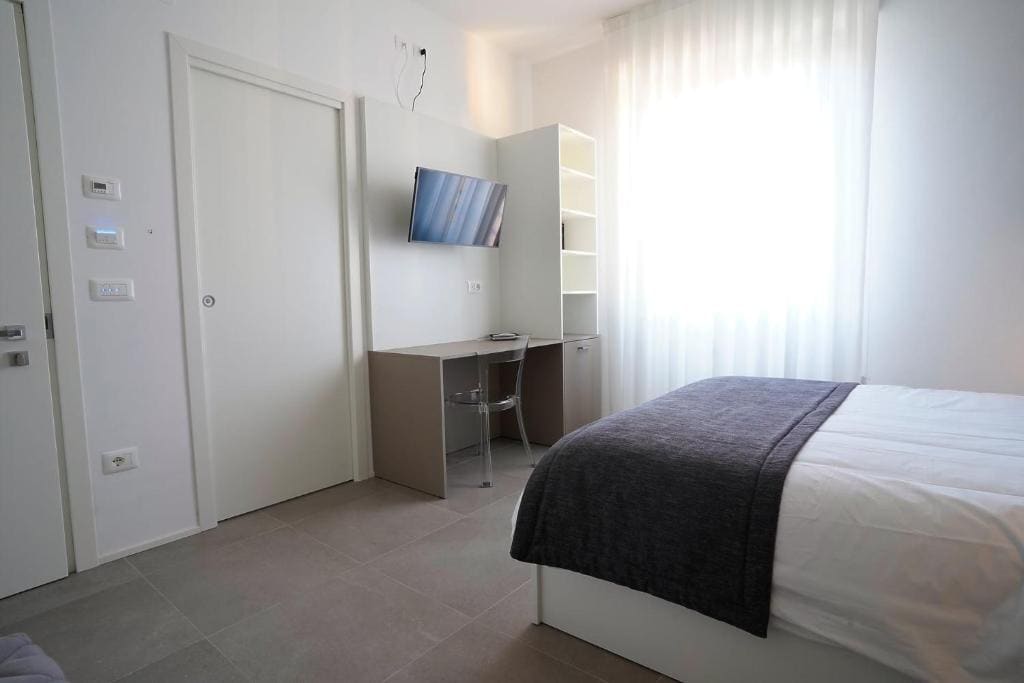 Large Double Room room - Image 1