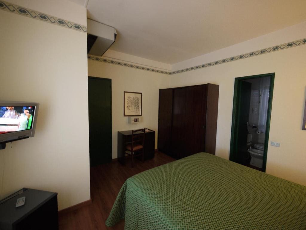 Standard Double or Twin Room room - Image 2