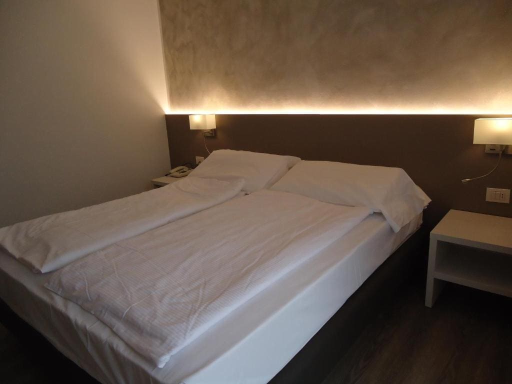 Double or Twin Room room - Image 2